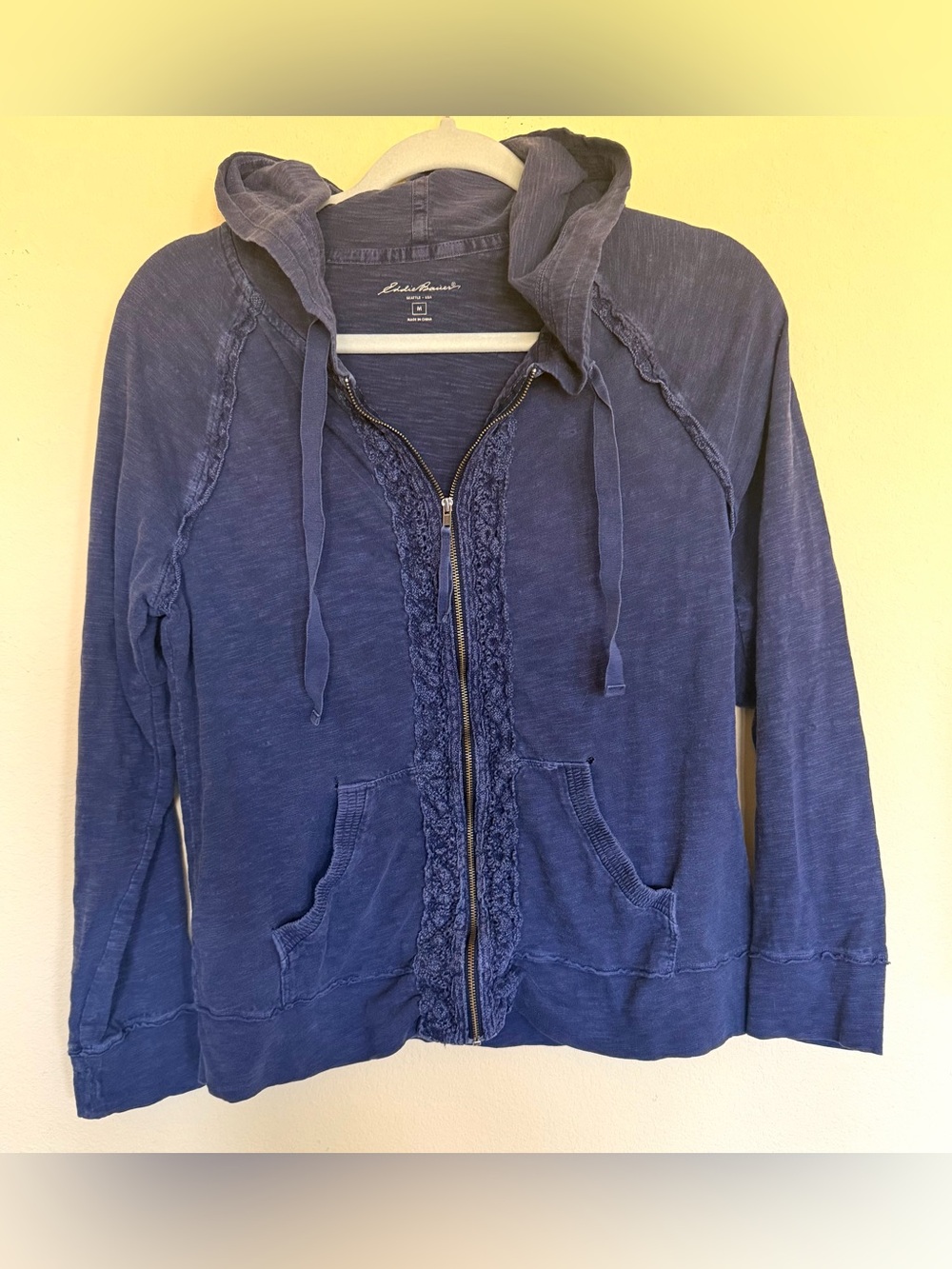 Eddie Bauer full-zip hoodie with trim detail size medium